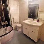 In 5788 شقة *